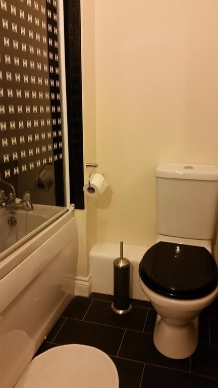 Livingston Ideal Commuter House Екстериор снимка